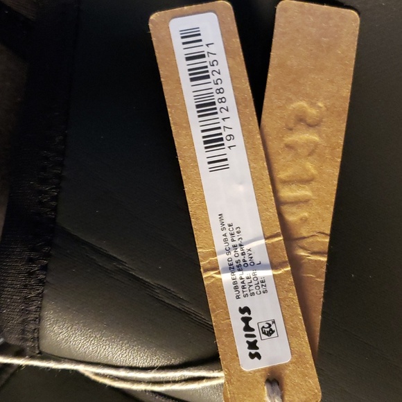 SKIMS L Scuba Rubber neoprene strapless one piece swim suit - Picture 4 of 8